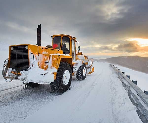 O&M Уборка снега на шоссе Саланг Пасс